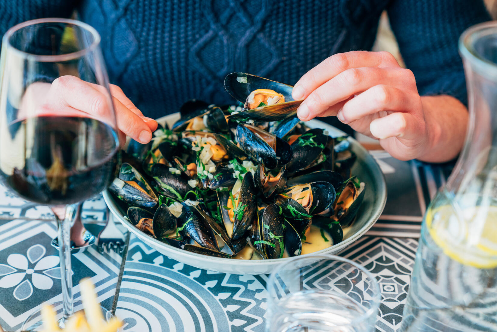 Steamed Cornish mussels, white wine, cream, onions garlic & parsley