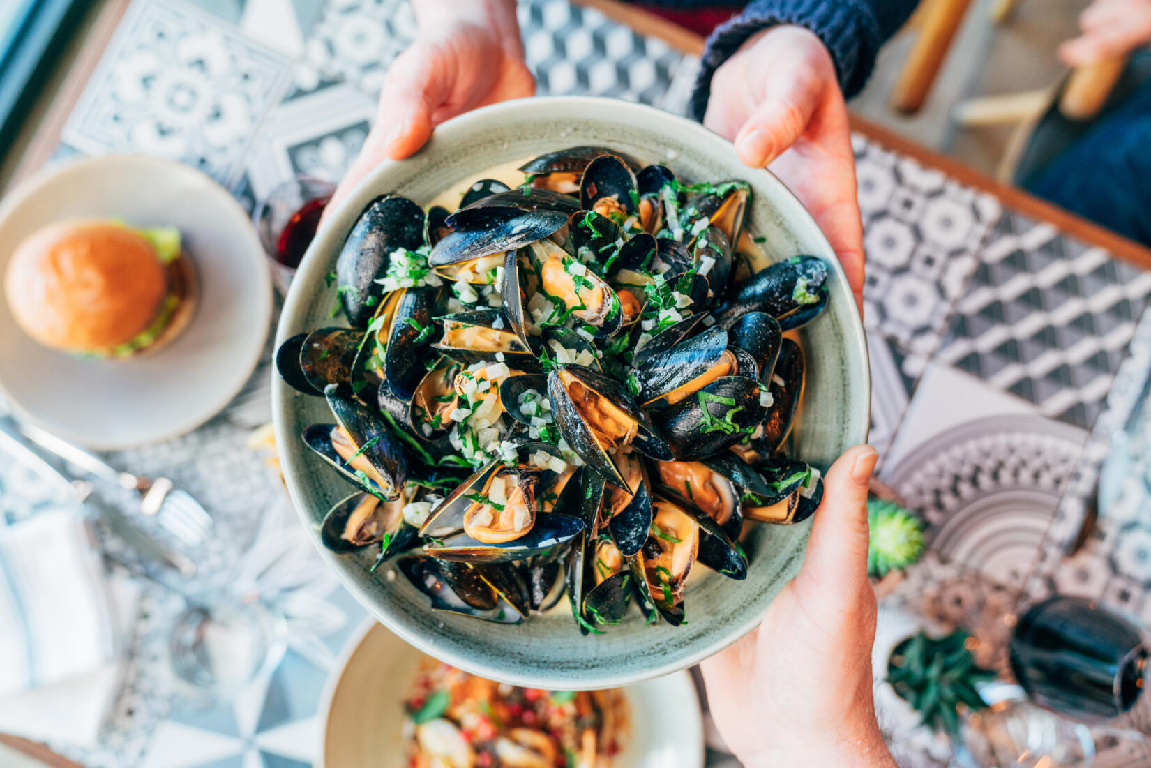 Steamed Cornish mussels, white wine, cream, onions garlic & parsley