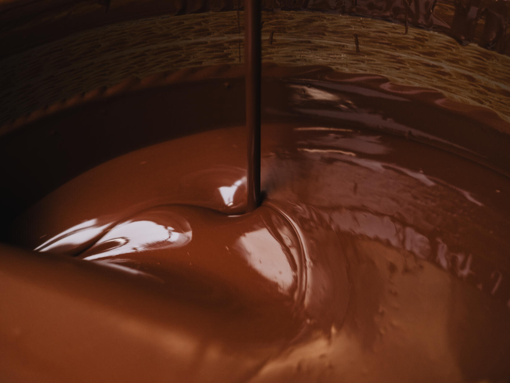 Chocolate mixing at Chocolarder